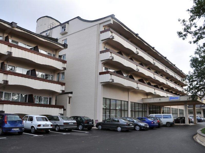 Hotel Jezero 보르 외부 사진
