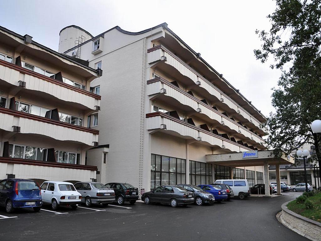 Hotel Jezero 보르 외부 사진