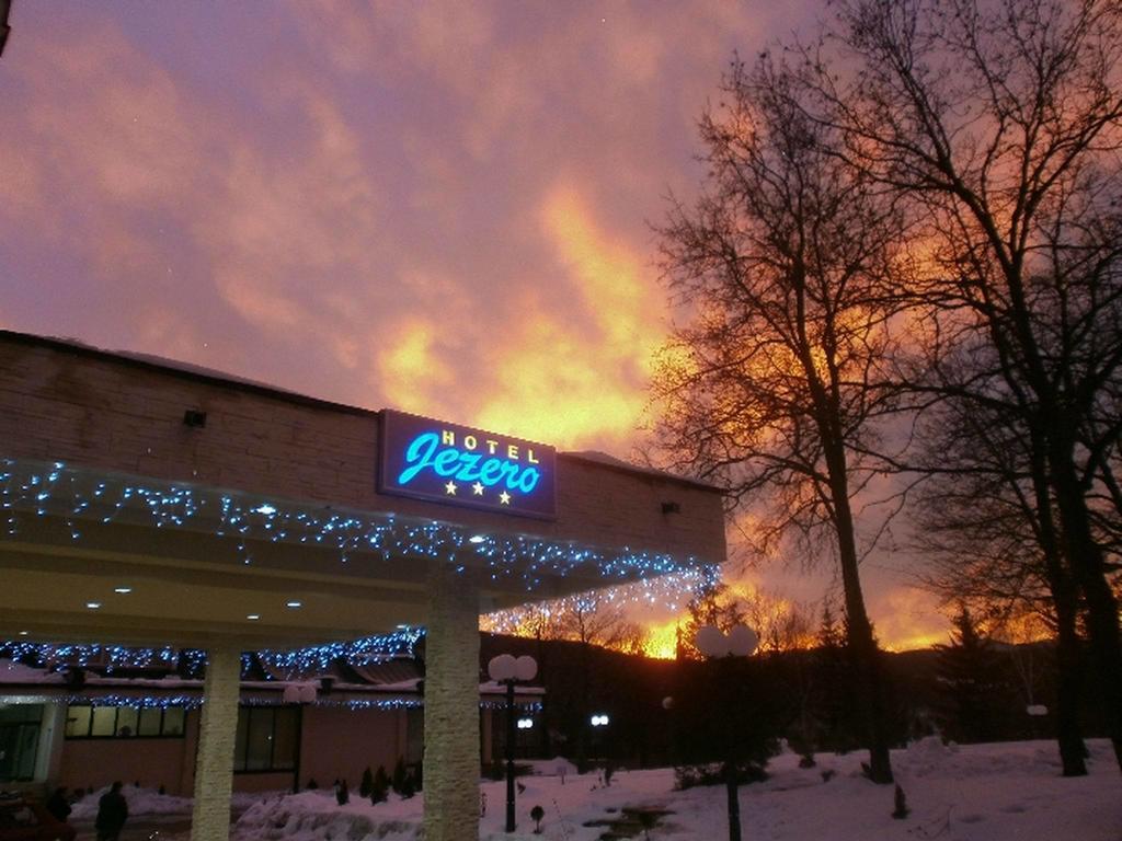 Hotel Jezero 보르 외부 사진